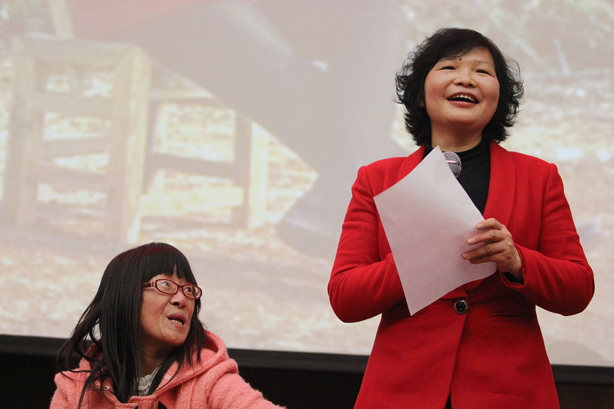 该如何写一首关于挫折的200字以内富有诗意的诗歌？挫折是一面镜子它让我们看到自己的弱点和缺陷。它是一次磨练一次成长但我们需要学会如何接受和改变。挫折是一场暴风雨它让我们感受到生命的脆弱和无助。它是一次洗礼一次升华但我们需要学会如何在风雨中前行。挫折是一首诗它让我们品味生命的苦涩和甜蜜。它是一次启示一次领悟但我们需要学会如何去创作。挫折是生命的一部分该如何续写？