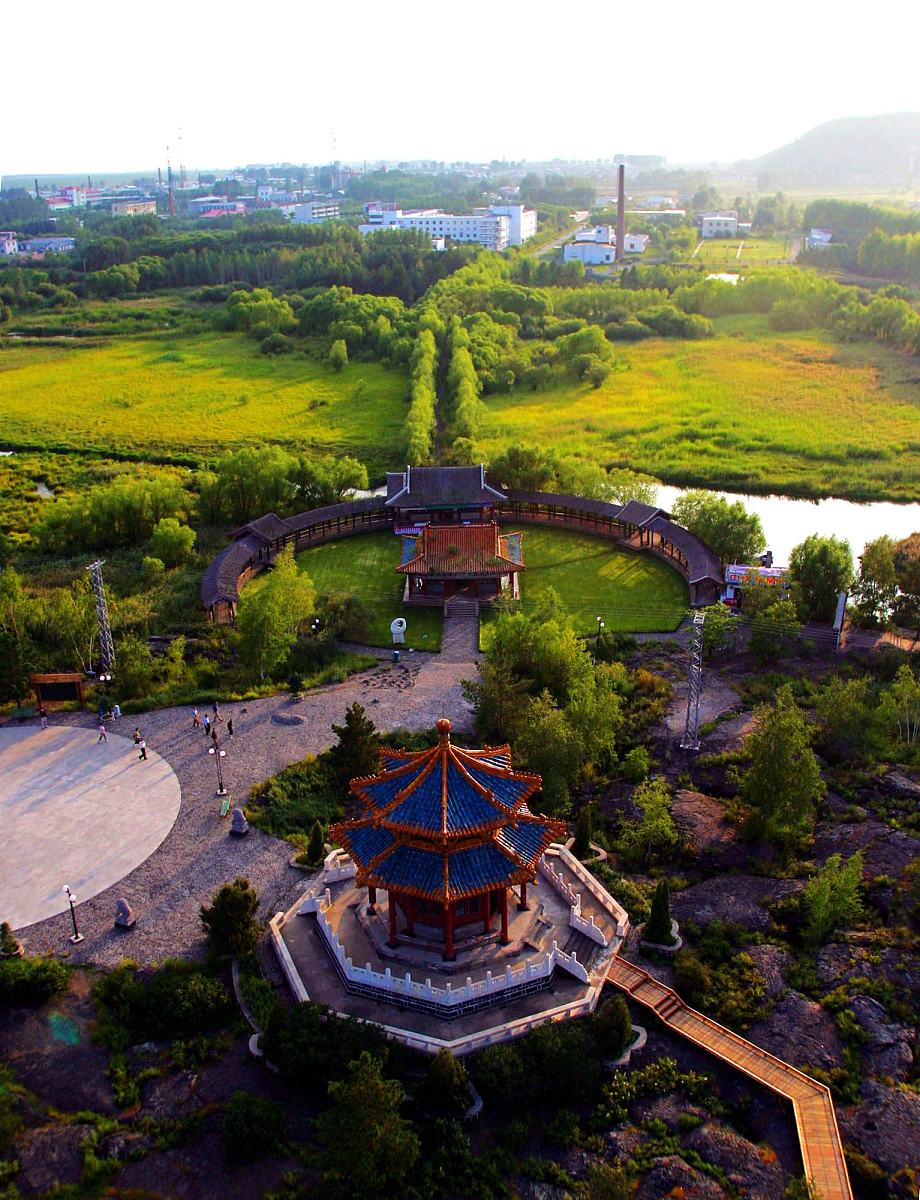 河南洛阳周山公园的由来200字左右详细描述一下