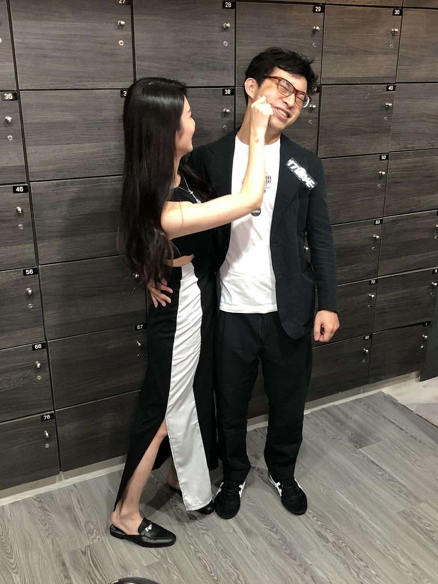2021年9月24日讯,香港, 林作与女友裕美做网络直播.林作 裕美