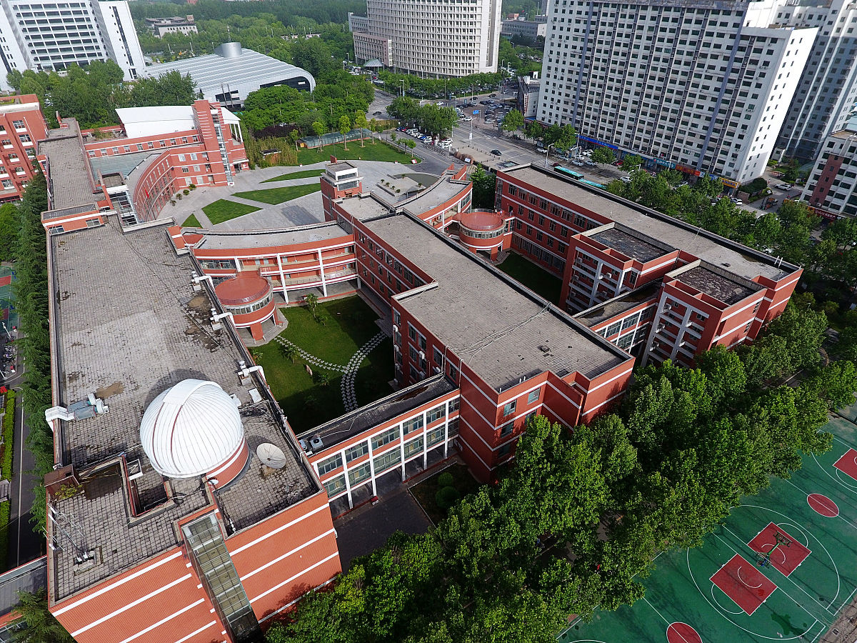 枫杨外国语郑东校区