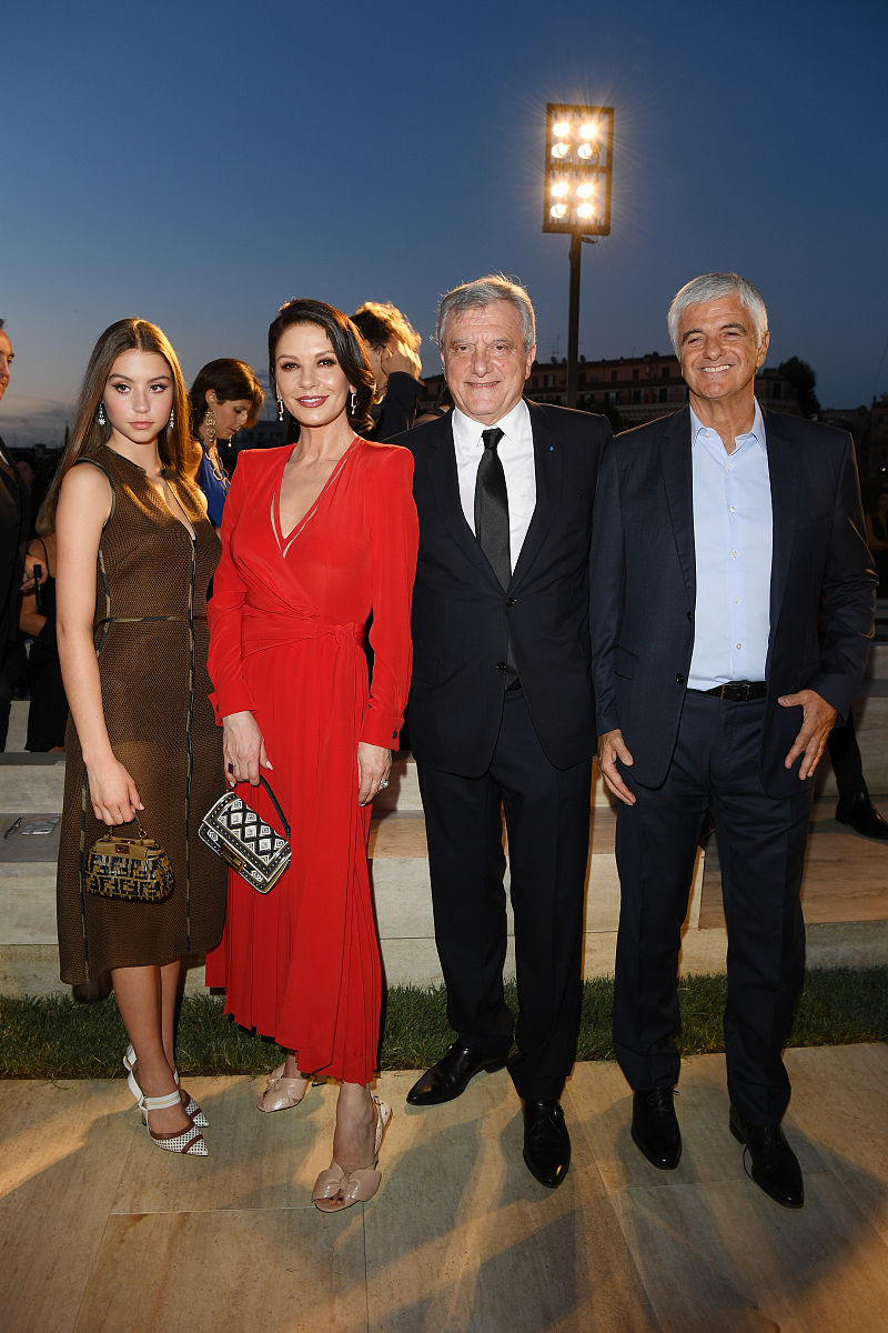 马斯克妈妈梅耶是一个怎样的人