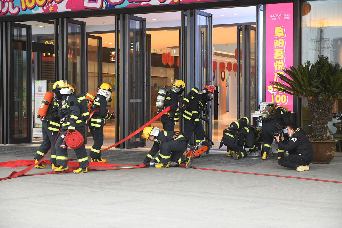 肯德基x消防大队：11.9消防节趣味联动，化身英雄守护安全！