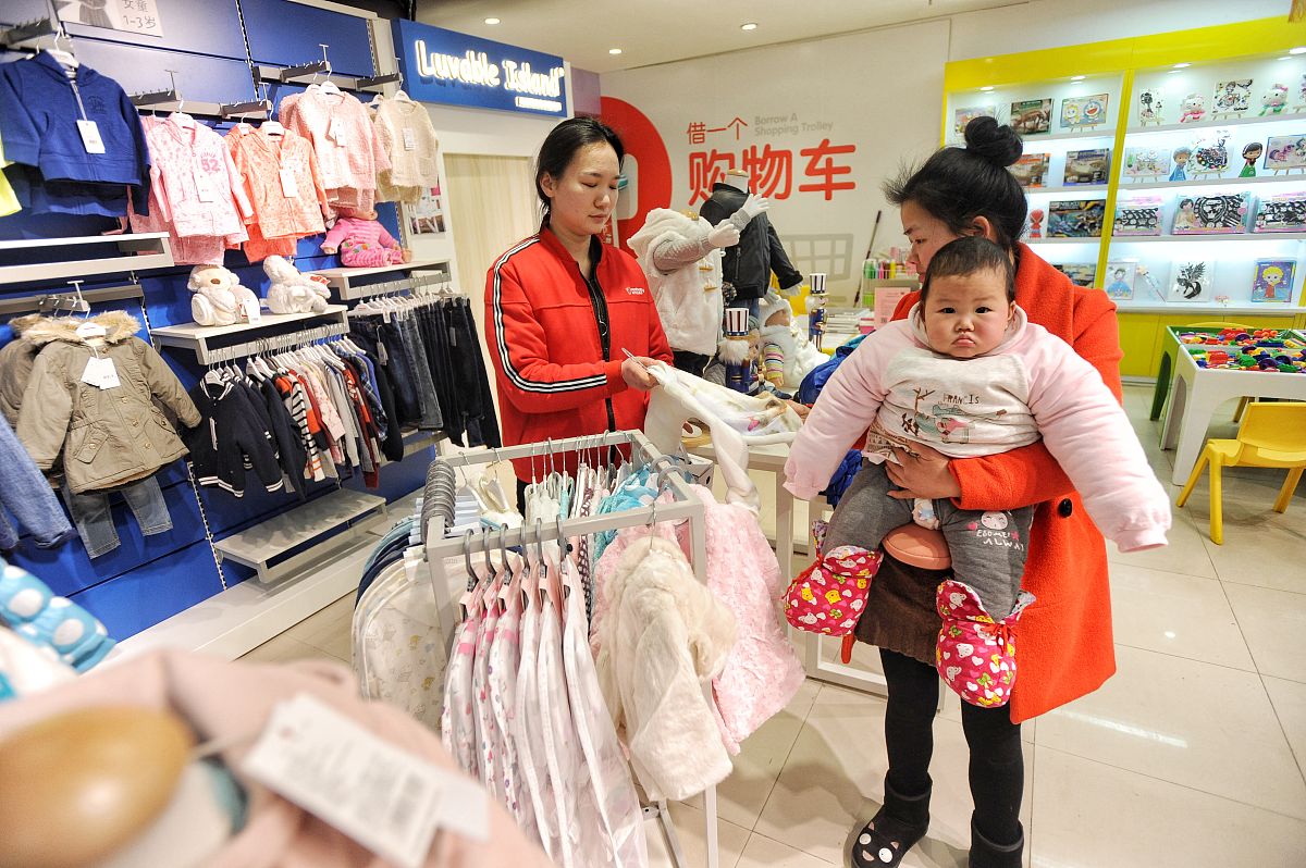 童装店的市场问题现状、原因分析介绍你所解决的市场问题现状用案例、故事、新闻报道引入通俗易懂、印象深刻。分析产生这些市场、社会问题的本质原因这些原因为你接下来介绍解决方案埋下伏笔前后呼应环环相扣形成主线。原因分析逐条按点写清楚分析深入、客观100字