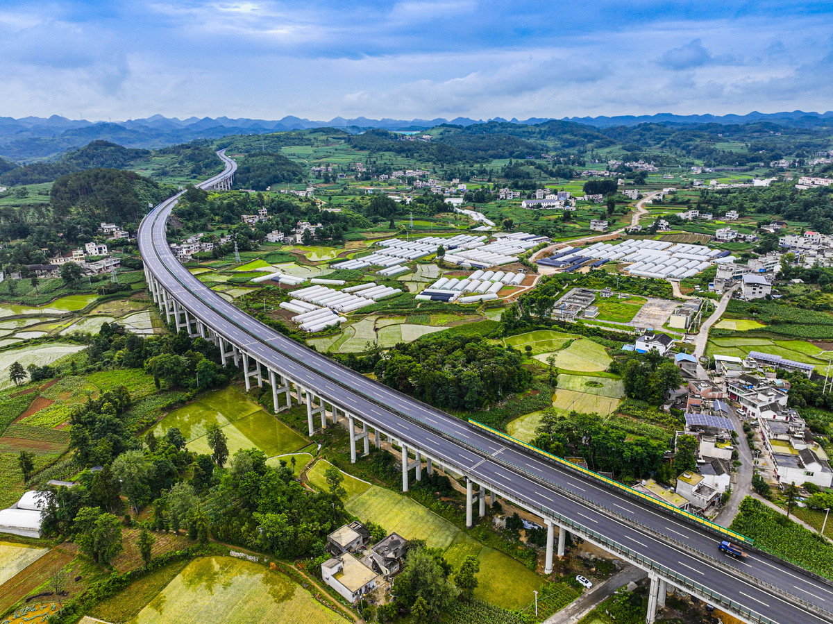 交通运输的发展对弥勒未来的经济促进是怎么样的3000字