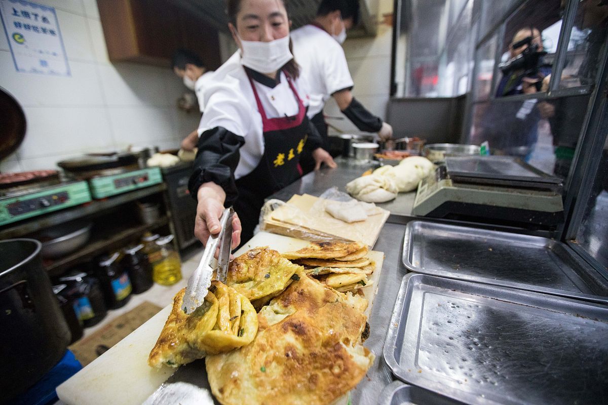 王官庄煎饼果子：哪家好吃？