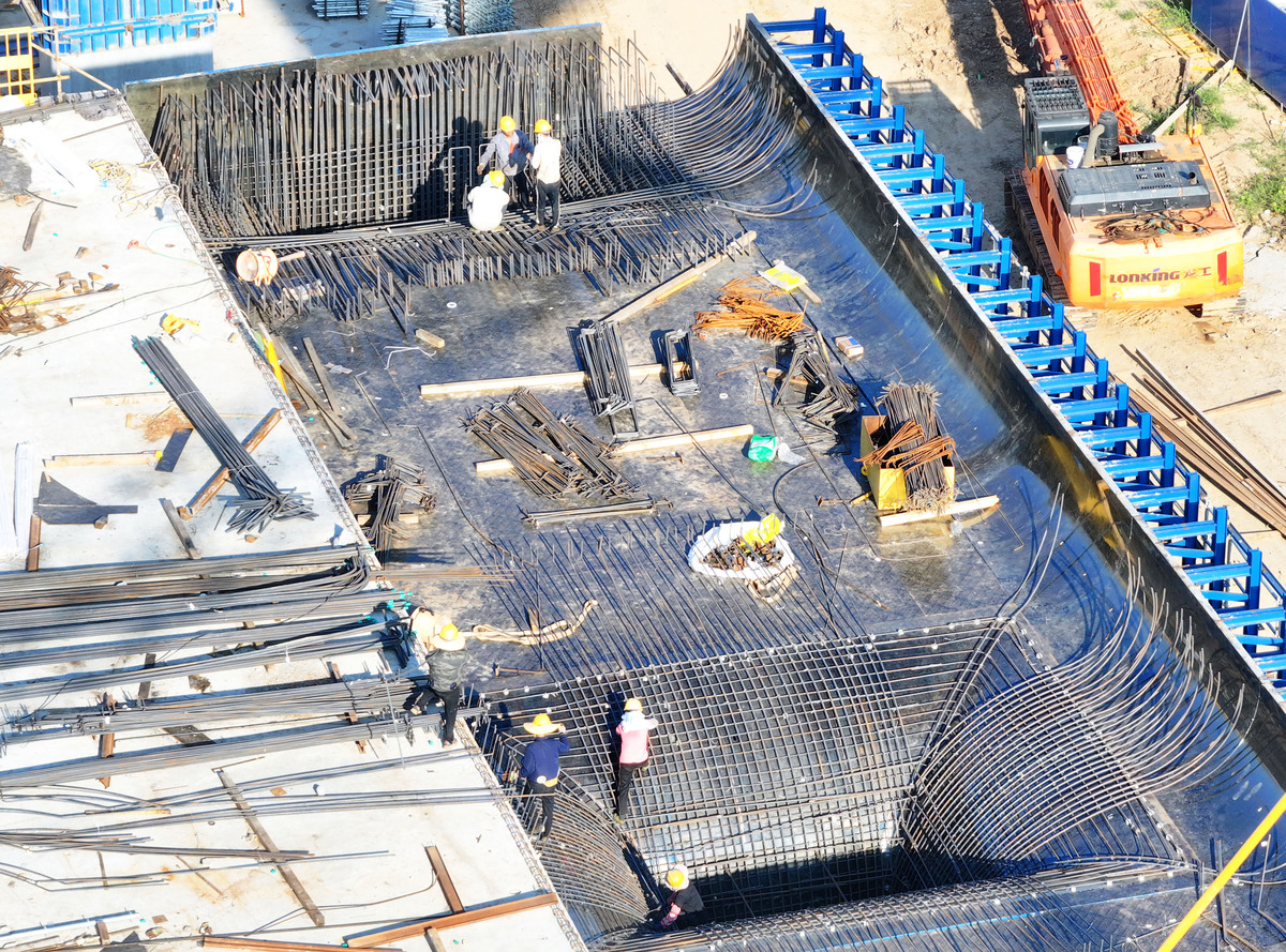 钢结构建筑基础施工指南：从设计到安全