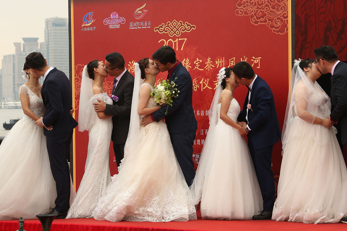 一般结婚 外地取得媳妇 以及它们家人 当天应该都住在酒店吗 一般结婚 外地取得媳妇 以及它们家人 当天应该都住在酒店吗