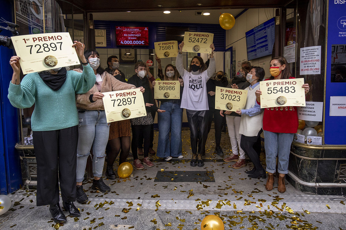 当地时间2020年12月22日,西班牙马德里,西班牙圣诞彩票在剧院开奖.受