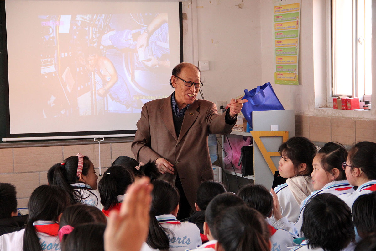 北京铁路电气化学校招生专业：电气、轨道交通、通信、计算机等