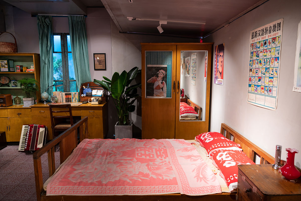 2019年9月29日,西安,"时光博物馆"里的奇妙时空屋,将七,八十年代中国