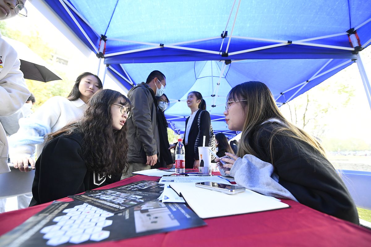 浙江育英职业学院直播电商专业：掌握直播带货新技能，开启电商职业新篇章