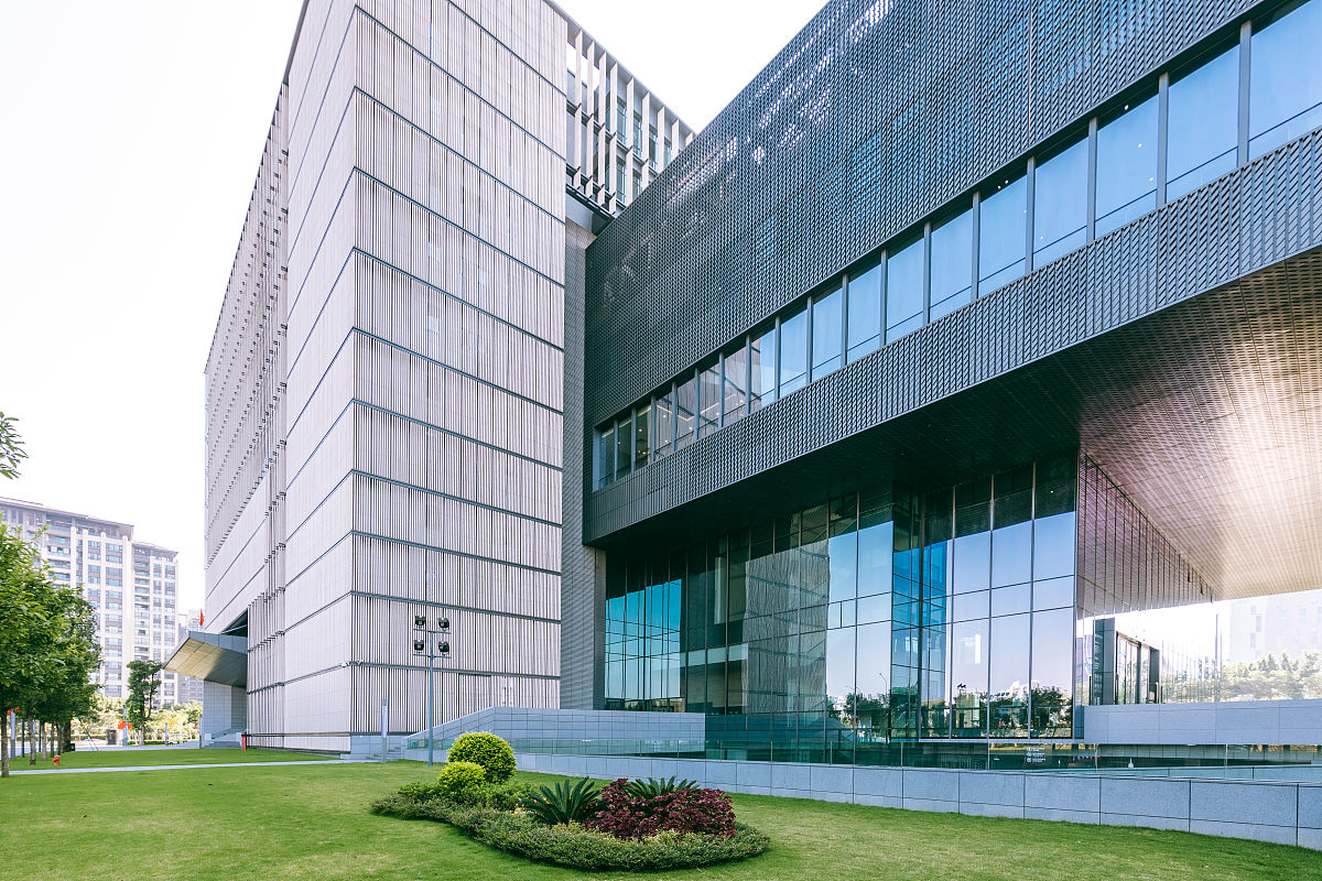 chatgptHello! How may I assist you today确定建筑物的层数及总高度应考虑哪些因素试举例说明您的提问过于频繁了请歇一会吧确定建筑物的层数及总高度应考虑哪些因素试举例说明