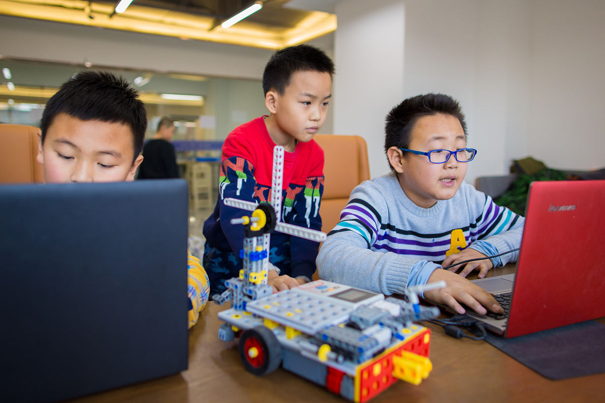 提升逻辑推理！孩子参加机器人比赛的5大益处