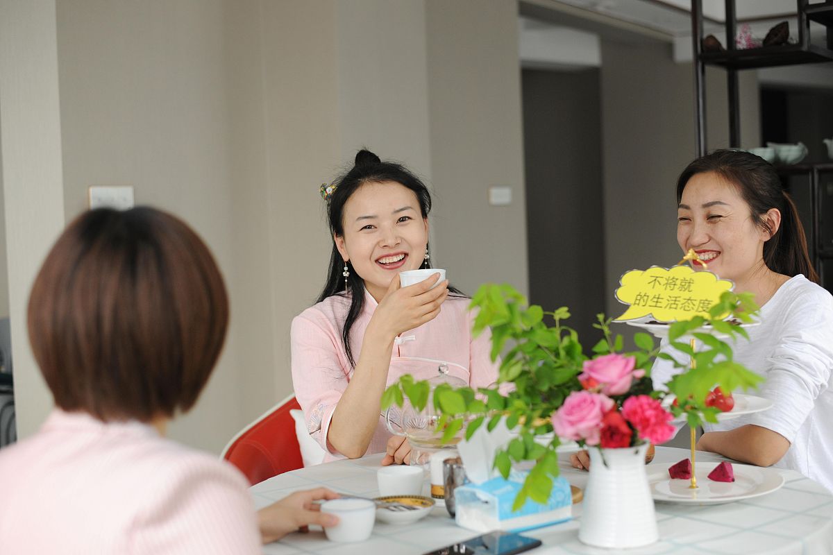 如果你是家长孩子马上面临8年级升到9年级写一段100字左右鼓励孩子主动学习树立信心坚持不懈的话