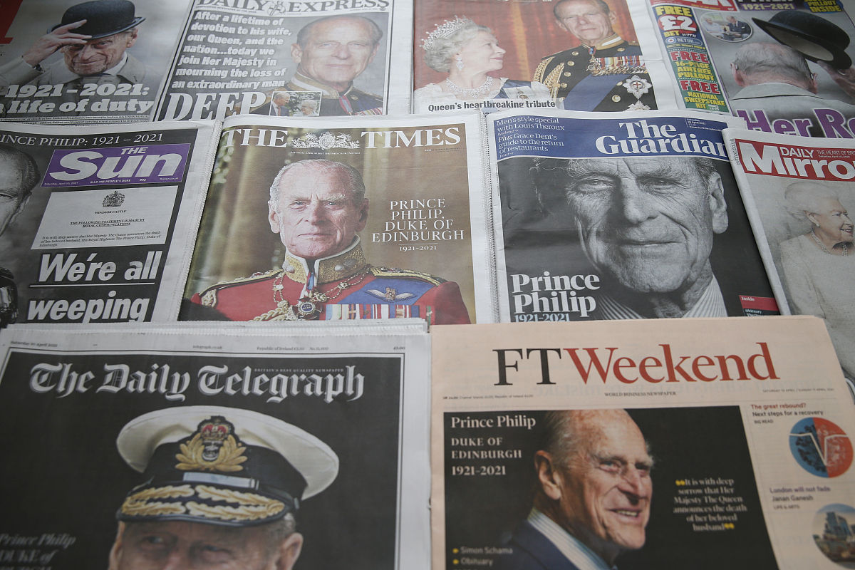 美国人克林顿得英文全拼是什么那个是姓那个是名