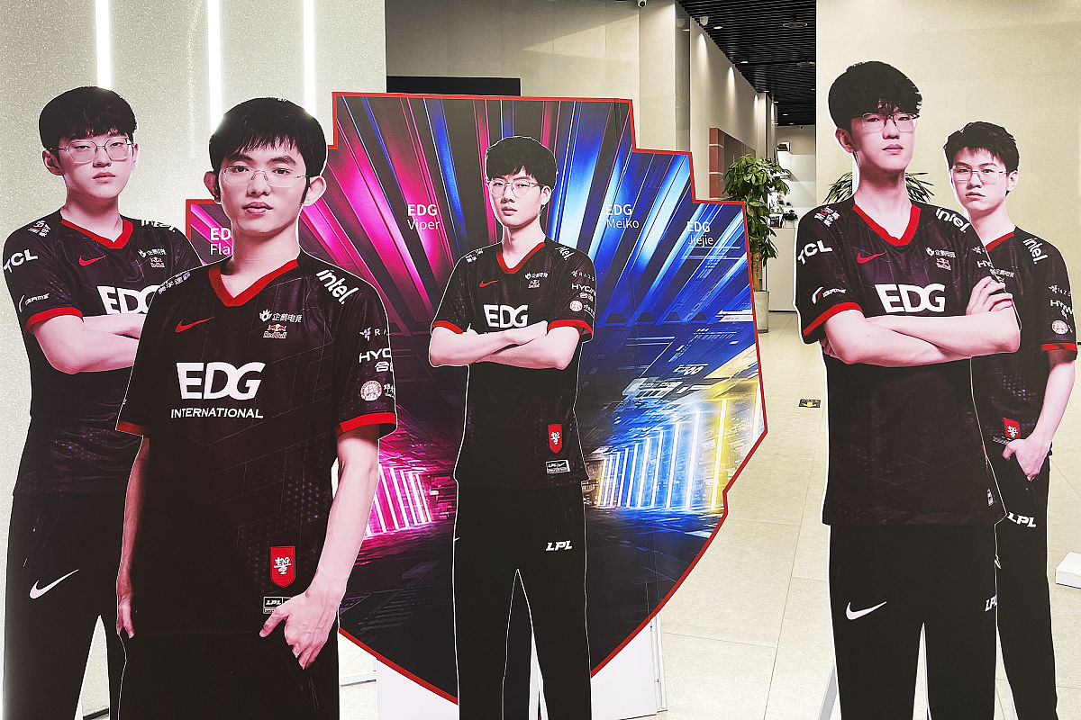 RNG李元浩：LOL辅助选手，LPL冠军得主