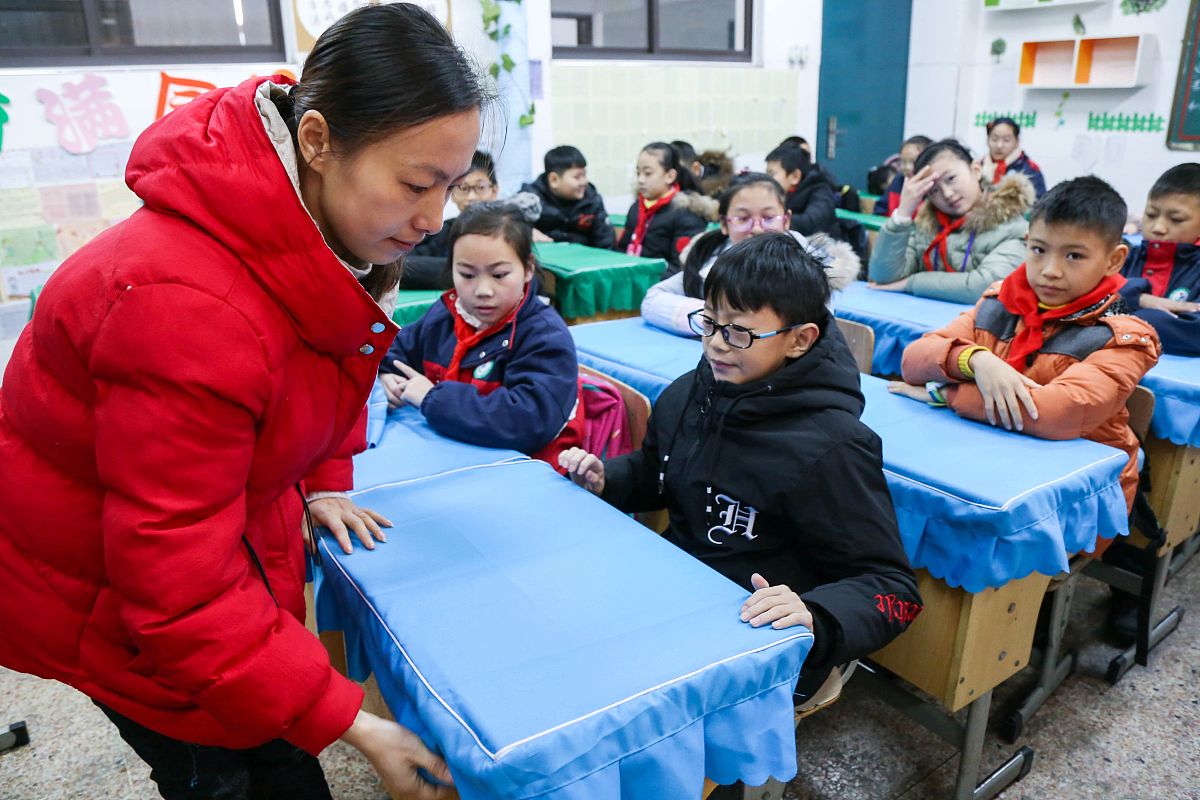 根据绷带包扎设计课堂思政环节