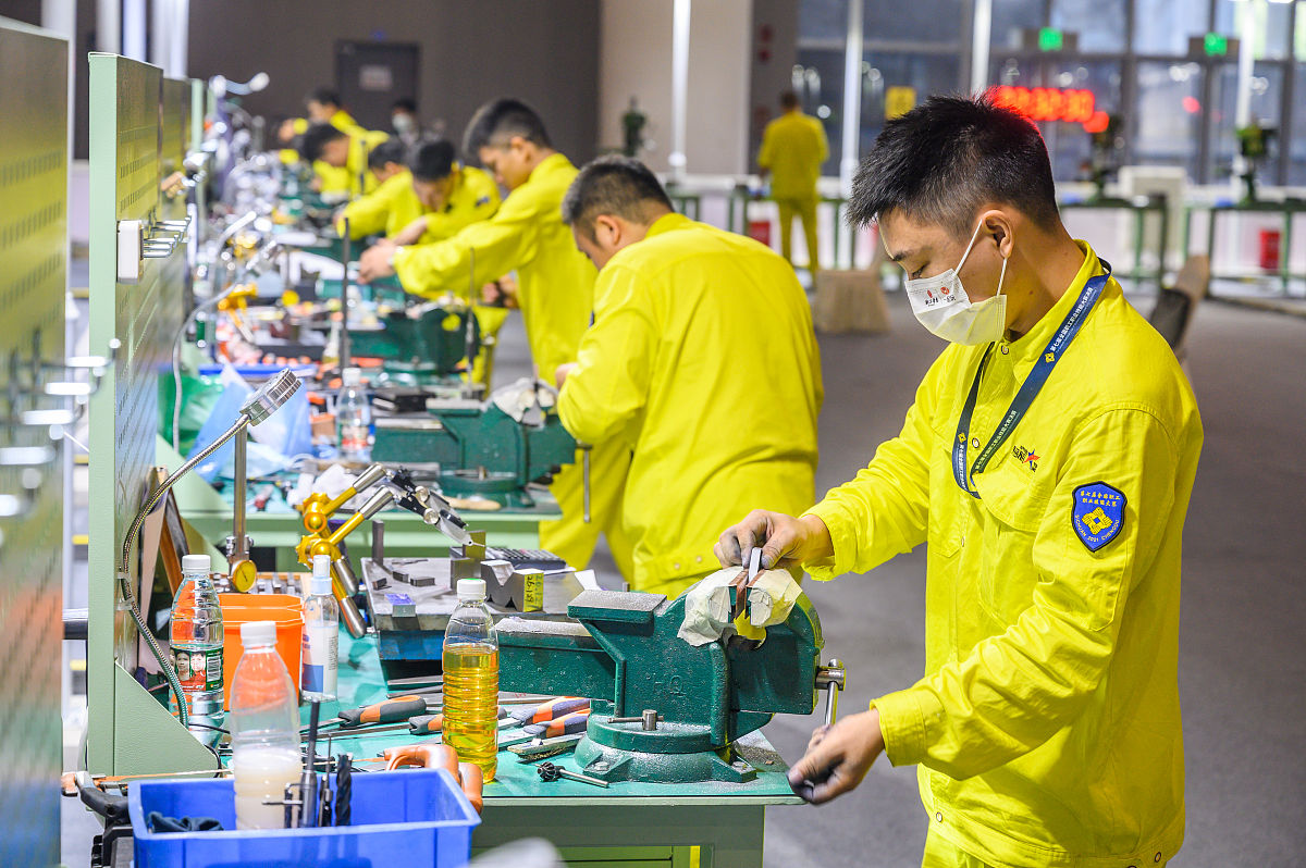 贵阳铝厂职工学校工业机器人专业怎么样？就业前景、课程设置及发展趋势