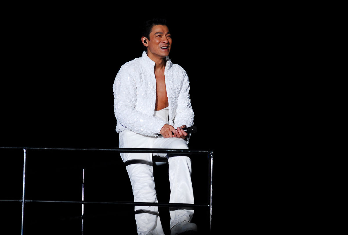 刘德华风格情歌《爱在心中》：深情表白，温暖动人