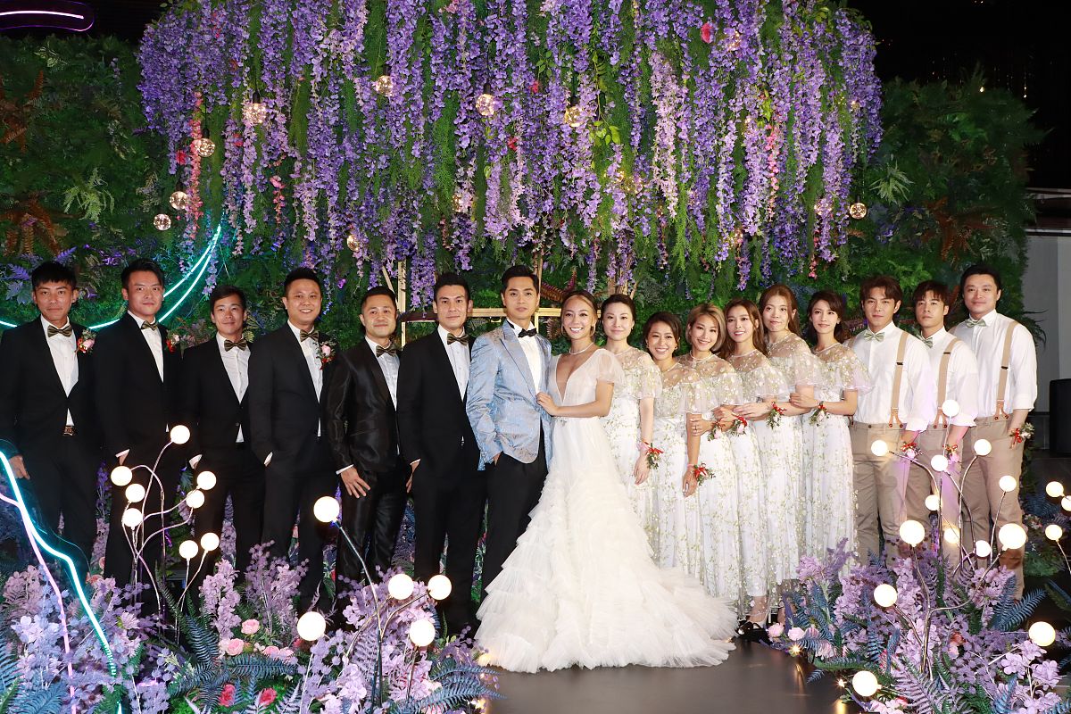 结婚 女方家里来的人 住酒店的钱应该谁出 是男孩出 还是男孩父母出