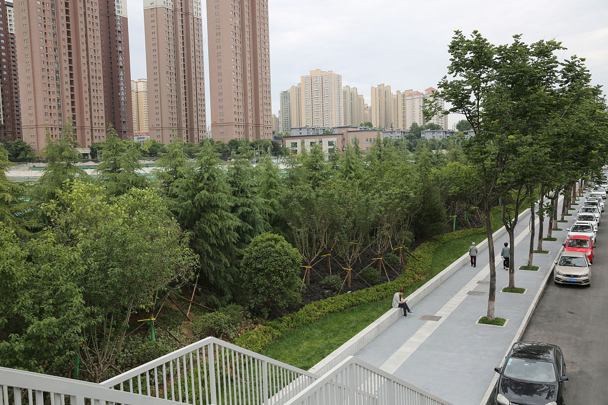 港务区绿地二期住宅小区混凝土道路基础设施安装施工特点