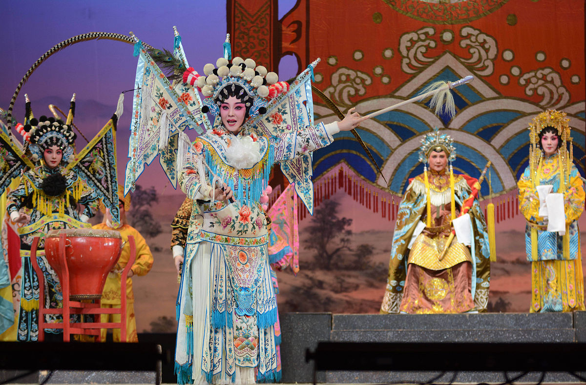 粤剧：历史渊源、艺术特点与传承挑战