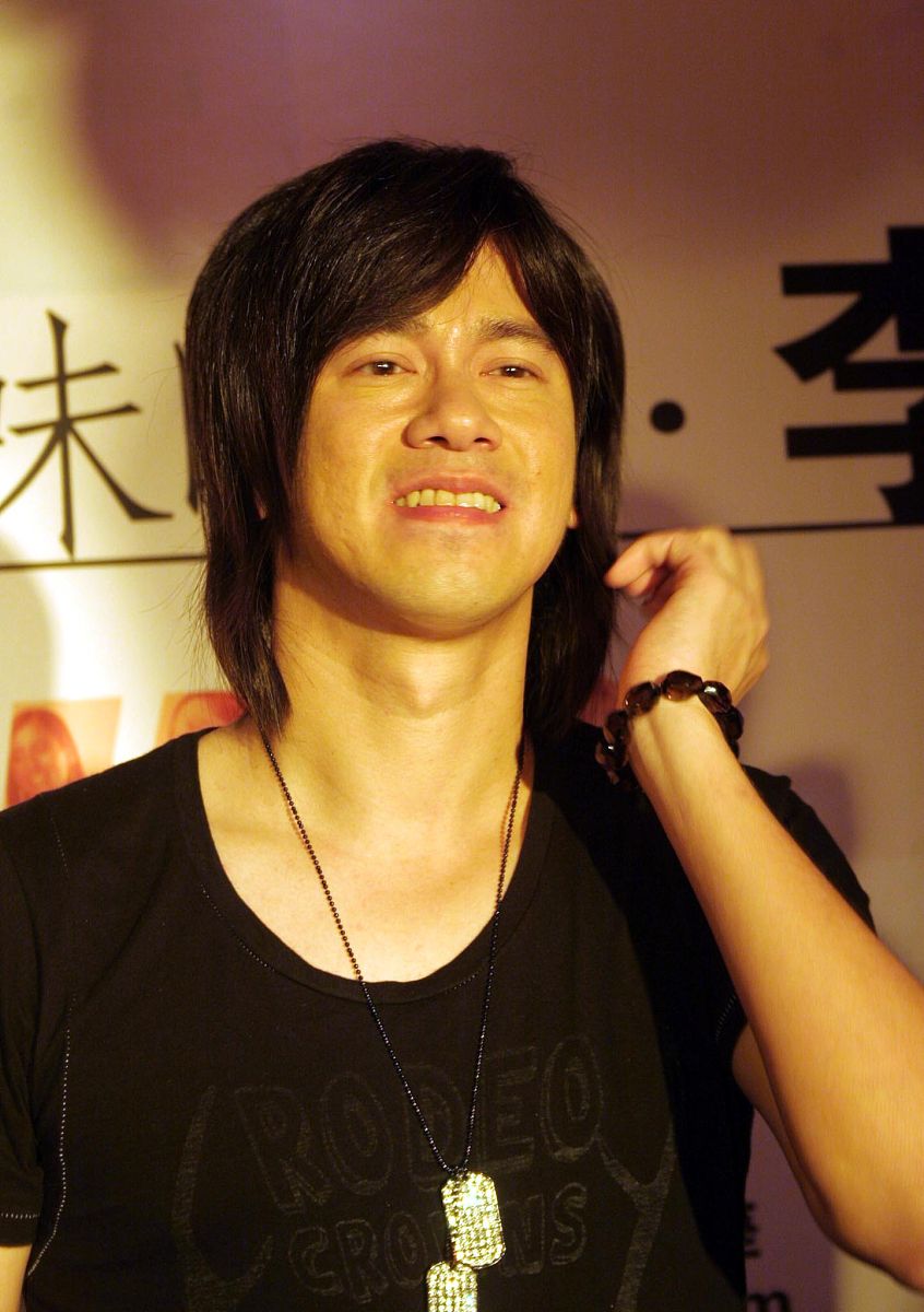 2005年8月19日,福建,台湾歌手李圣杰举行小型歌迷见面会.+++_+++李圣