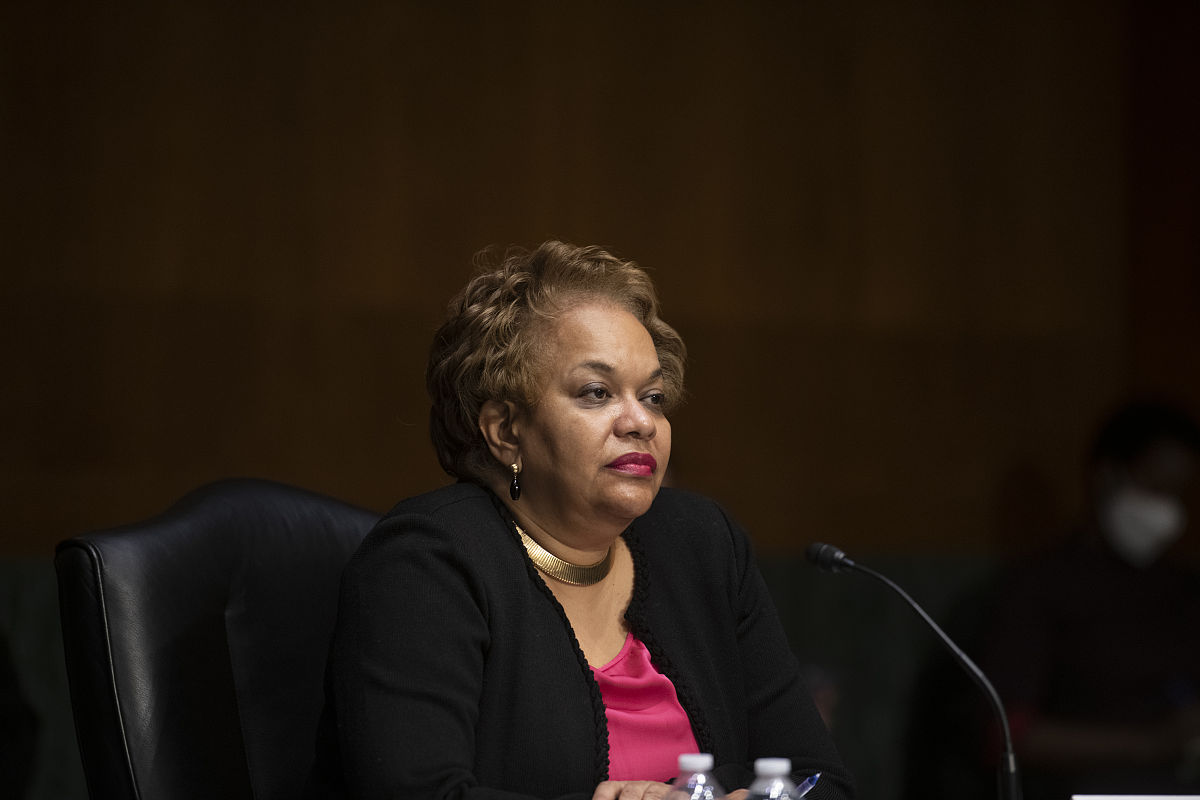 湖北汽修学校金融事务专业招生简章 - 培养金融人才，开拓广阔未来