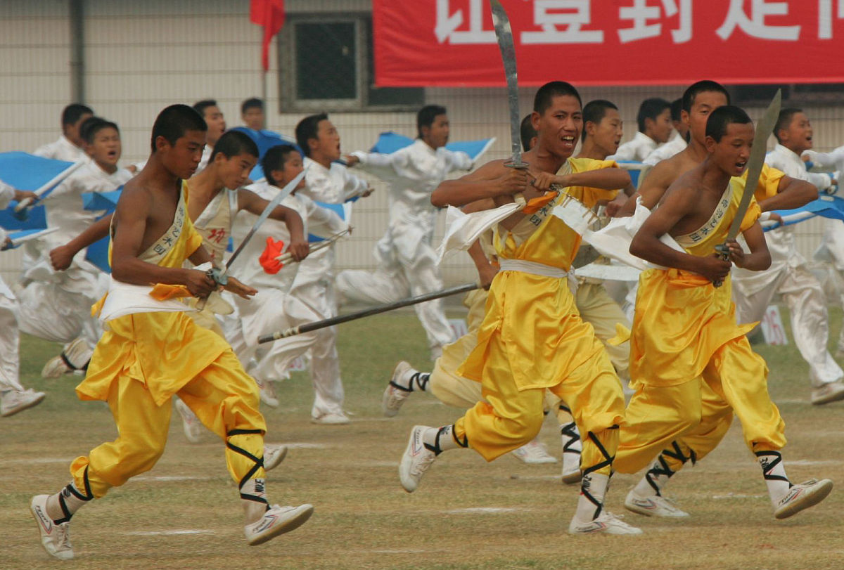 登封少林弘武中等专业学校专业介绍：武术、旅游、会计、电子商务等