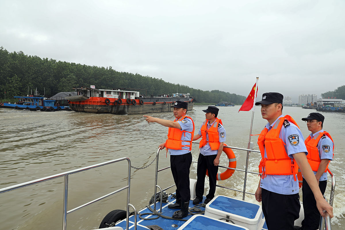 编写一段作为守湖员具体的实习经历写的再具体一些