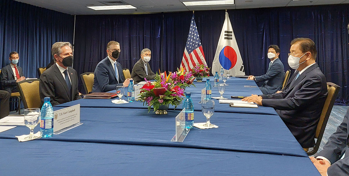 俄罗斯与西方关系：从对话到对抗的演变