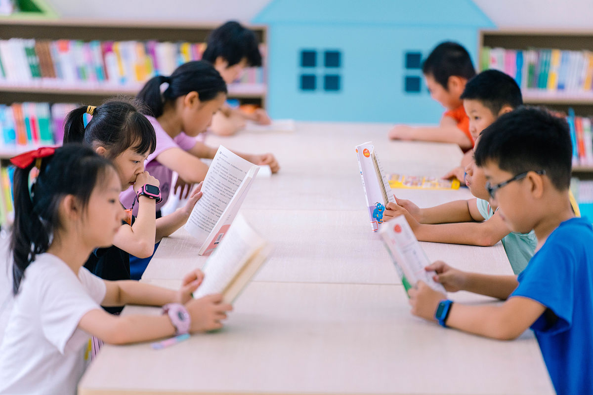 扮演一名教育领域博主学生素质教育：如何培养孩子的综合素质