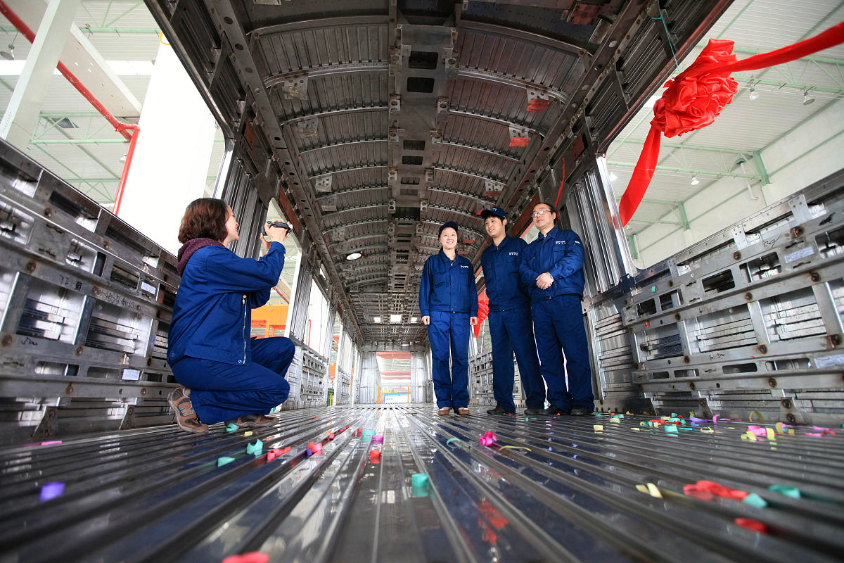 对比分析耐候钢不锈钢铝合金等材料应用于动车组车体中的不足