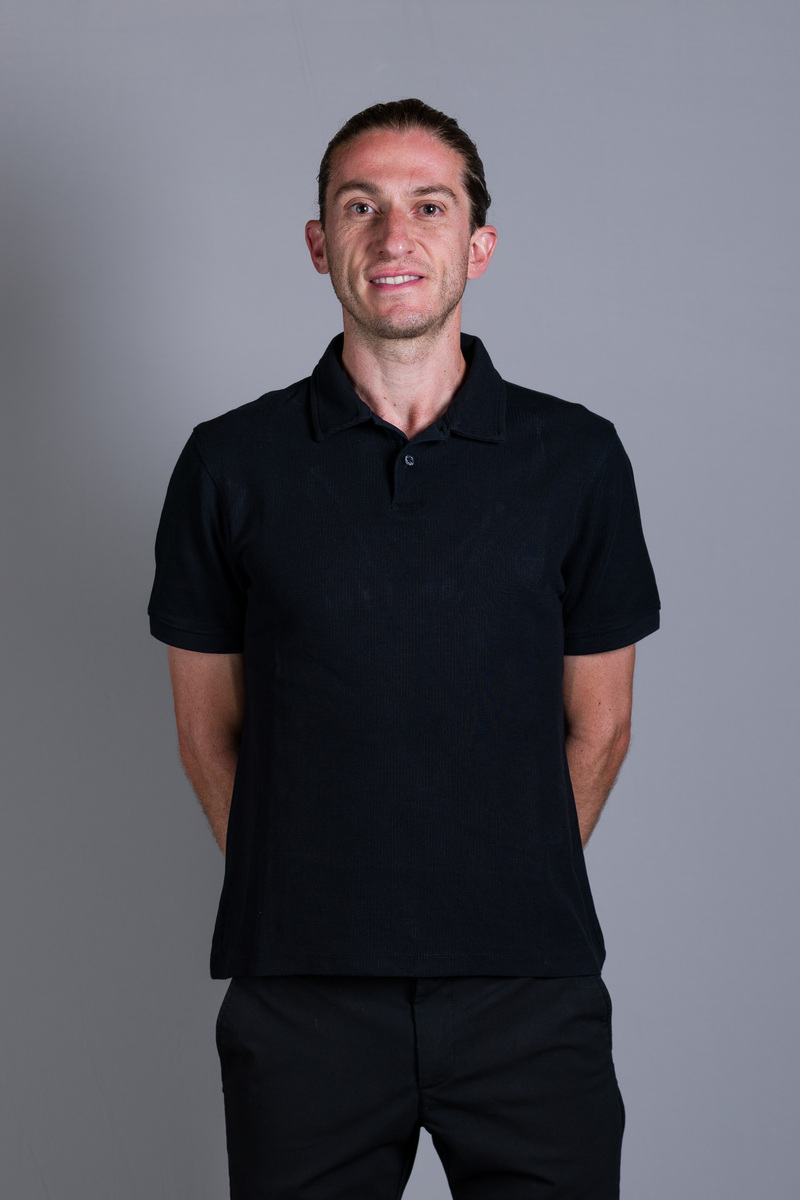 用美式英语写3条关于Men Casual V-neck Gradient Printing Pullover Fitness Sports Shorts Sleeves T Shirt Blouse的好评以及其好评标题。结果格式为输出格式为：标题+：+好评内容。