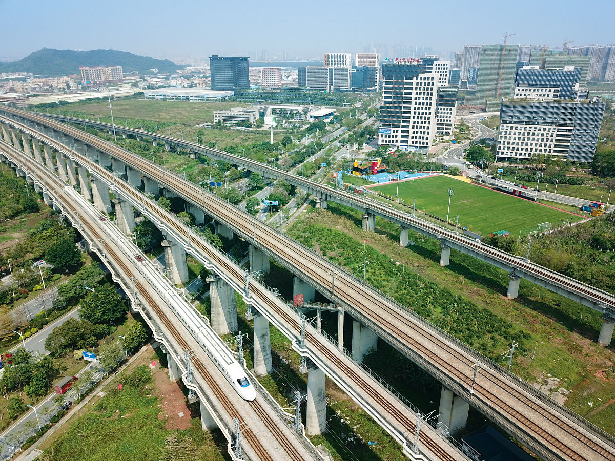 中国地铁建设领跑全球：54城超9700公里里程织就城市交通大动脉