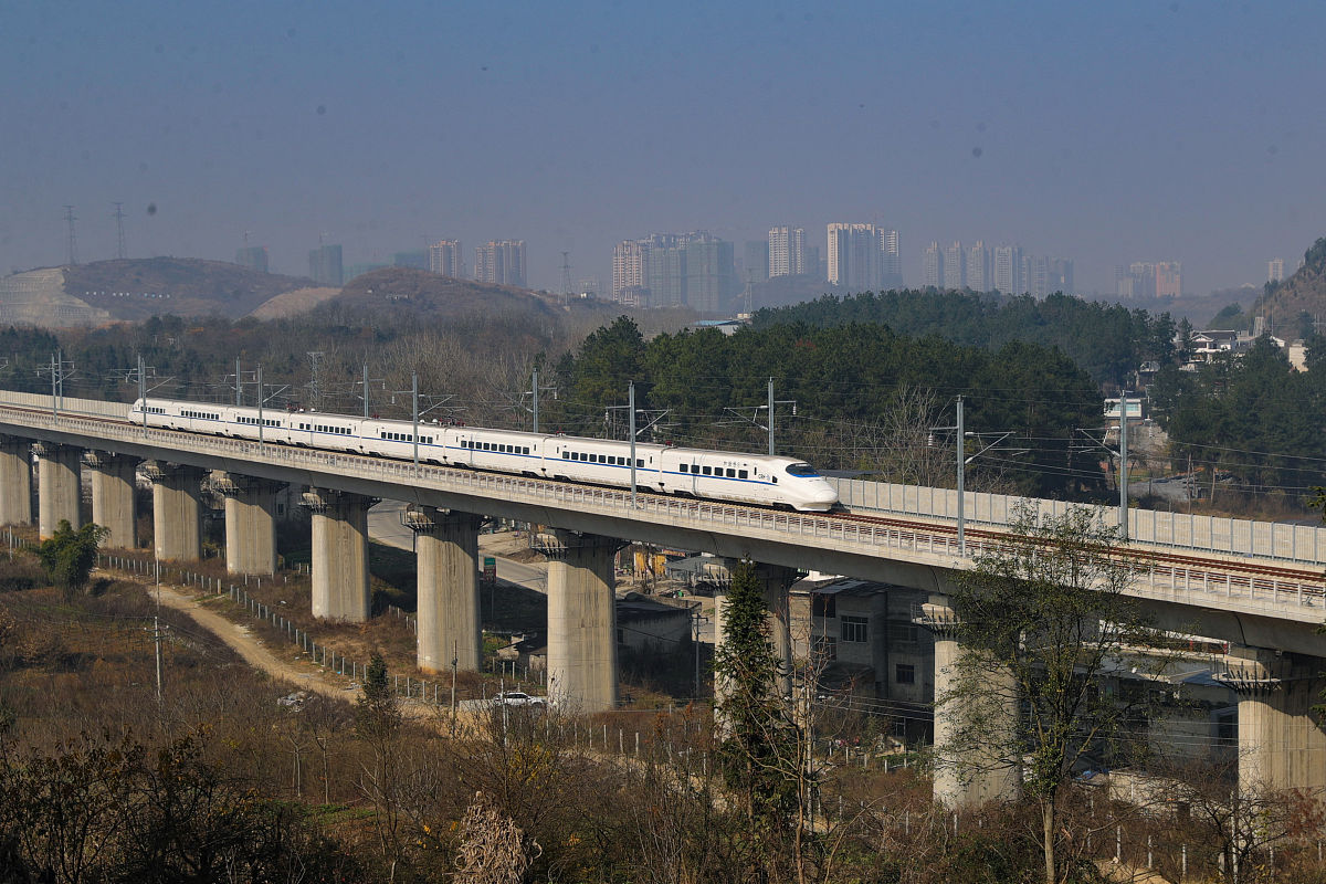 毕节铁路相关专业的女生如何才能考入大专？