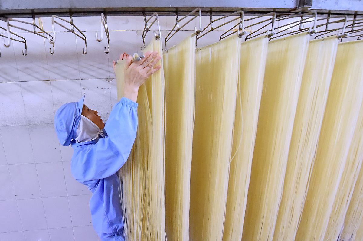 湖南米粉：探寻其制作工艺、品种、营养价值及饮食文化