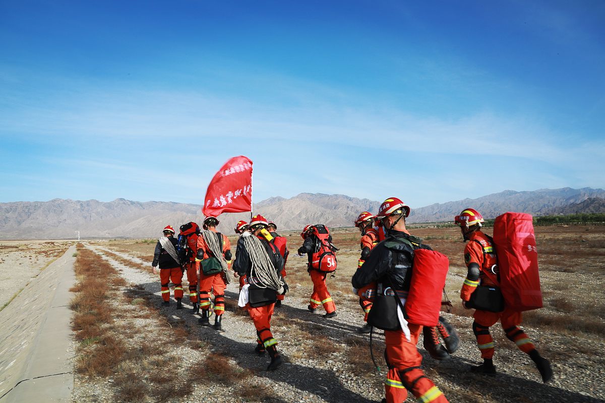 走出浪浪山：15000元的挑战与机遇