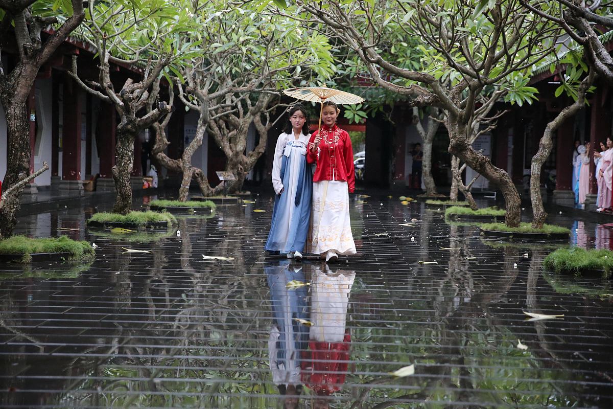 锦州师范高等专科学校英语教育专业就业方向：教师、培训师、翻译等
