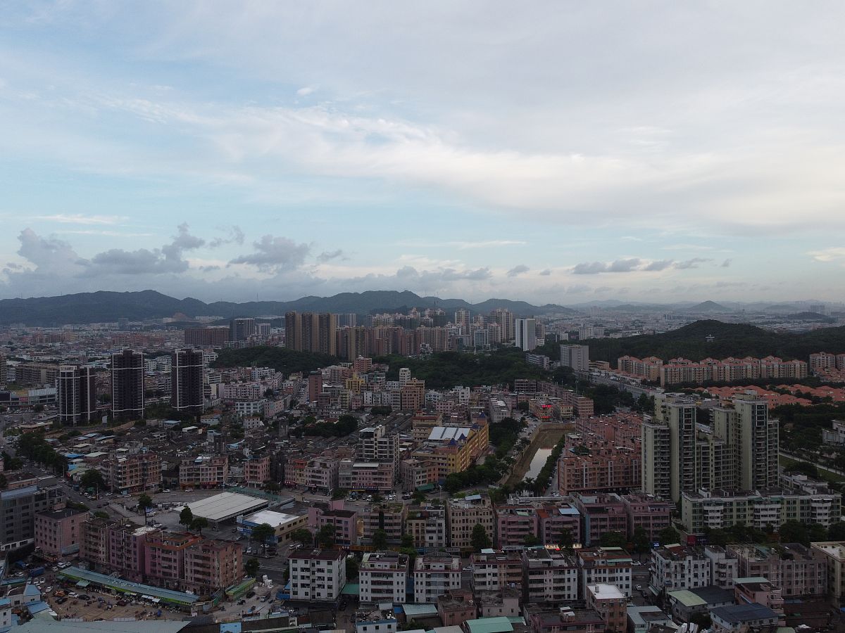 2020年8月6日,广东省东莞市清溪镇,航拍景象,建筑物.
