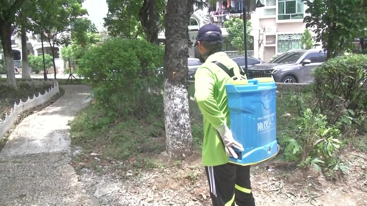 社区网格员解决小区垃圾溢出问题案例