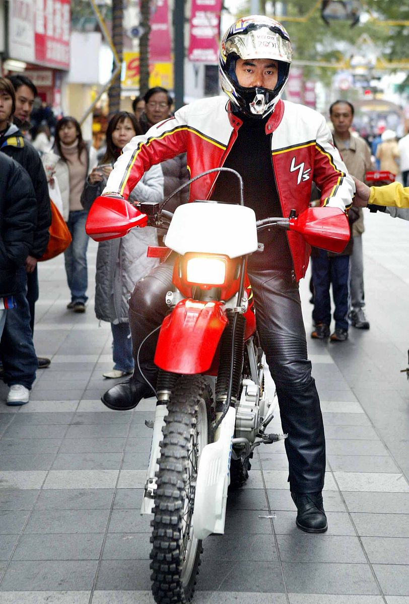 欢迎机车 骑士来参加 餐厅开业剪彩仪式 主持词