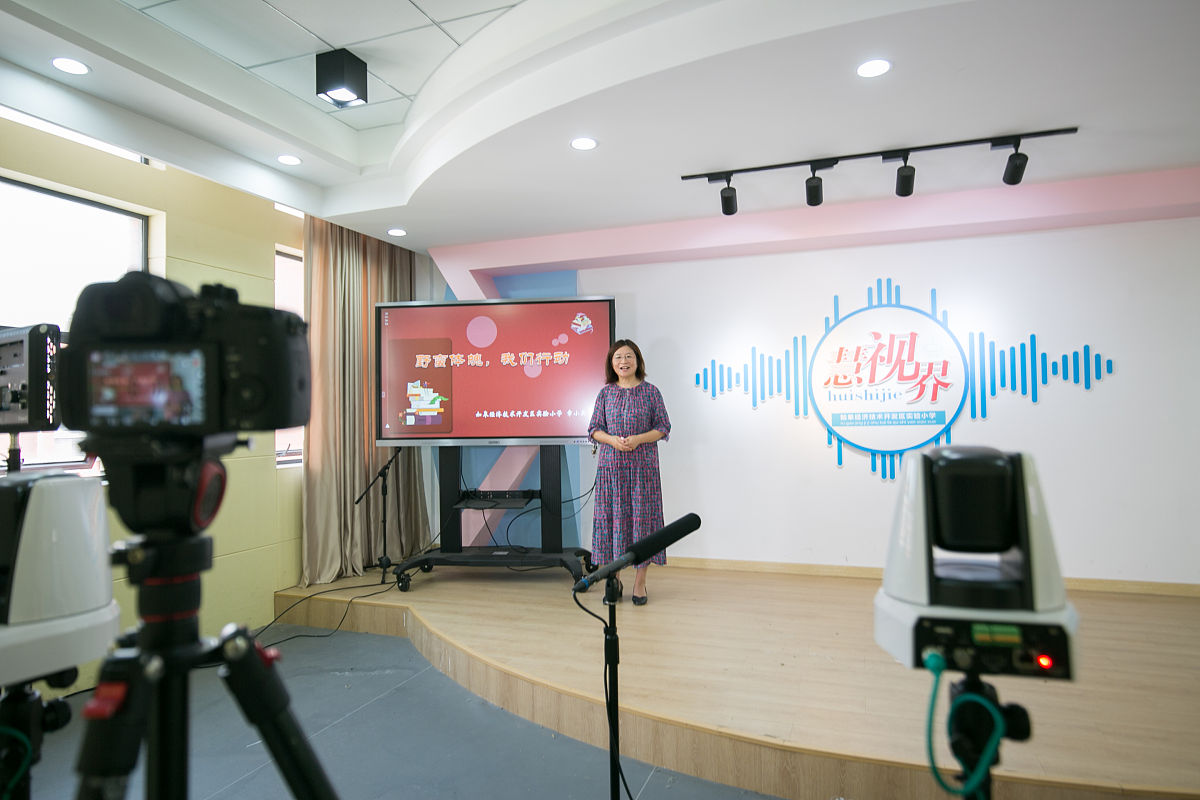 模仿马保国的风格发表一下新学期的校长寄语