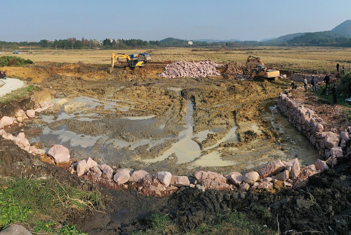 写一篇报道水利事业单位新人培训