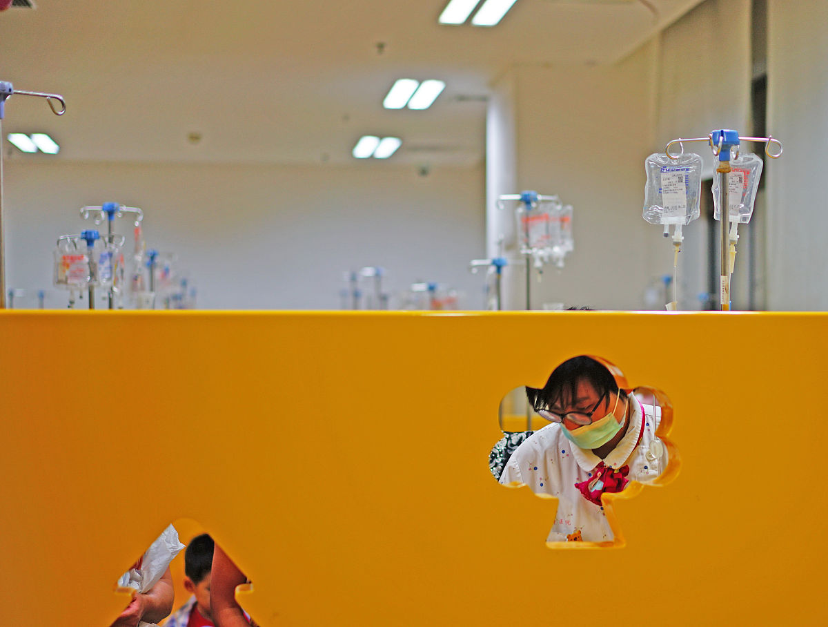 2.1实习单位观摩实习	3
2.2接待和照顾患儿及家属	3
2.3儿科输液实习	4
2.4儿科病房护理实习	5
根据上述实习内容，结合儿科岗位实习的实习生视角，写一篇实习报告摘要。