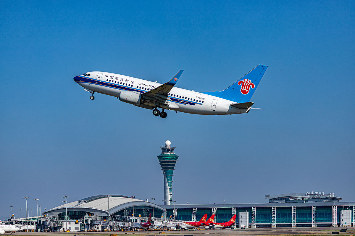 帮我写关于中国南方航空的企业介绍