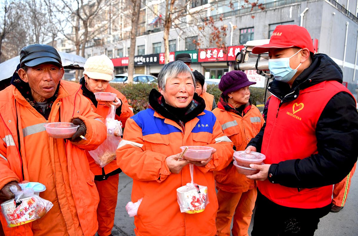 致敬一线劳动者：感谢你们的辛勤付出！