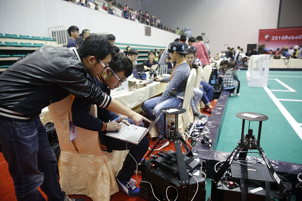 贵阳中专学校新增专业！机器人技术、云计算等前沿专业值得期待