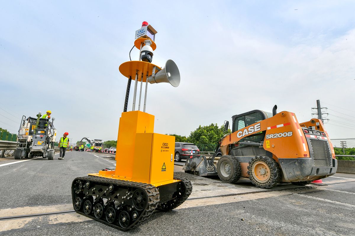 贵州交通技师学院公路施工与养护专业前景分析：就业、行业发展、教育质量