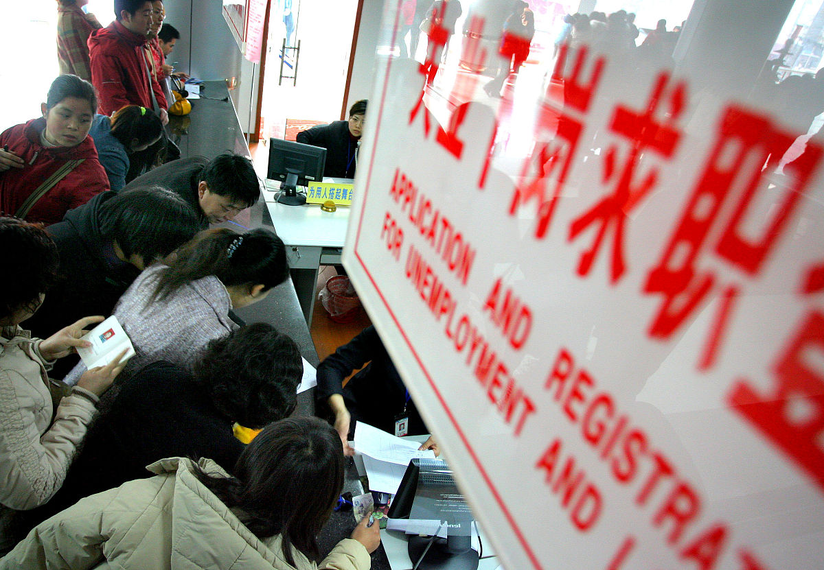 一请你谈谈当前一段时间政治理论学习和动迁财务业务知识学习的情况。二请你谈谈自己思想方面的情况。三请你谈谈你本人在廉洁自律方面的情况。给出这三个问题的十种回答